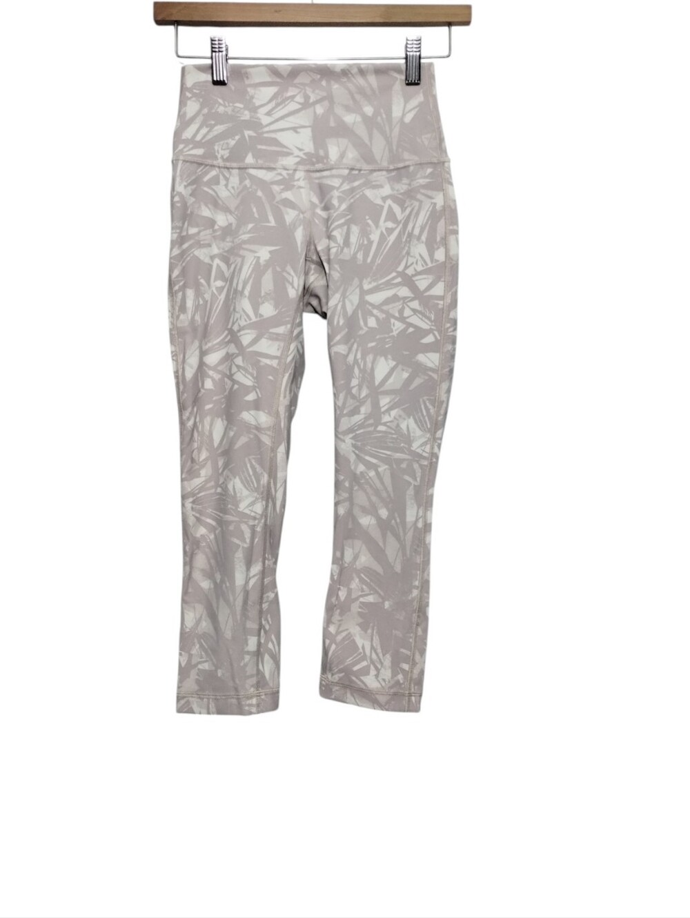 Lululemon Wunder Under Crop High Rise 21" Shadow Leaf Light Ivory Muse Sz 4 Gym